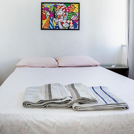 Apartamento Completo Na Praia De Copacabana 02 Quartos Com Vista Lateral Mar Em Andar Alto, Ar, Wifi , Netflix, Pauloangerami Rmvc18 里约热内卢 外观 照片