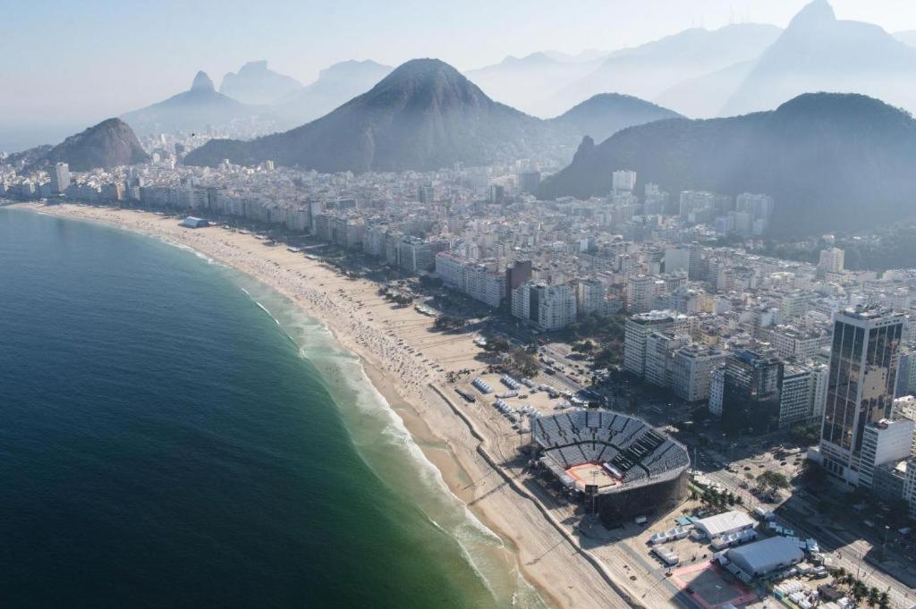 Apartamento Completo Na Praia De Copacabana 02 Quartos Com Vista Lateral Mar Em Andar Alto, Ar, Wifi , Netflix, Pauloangerami Rmvc18 里约热内卢 外观 照片