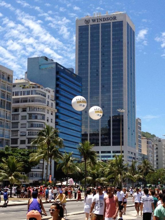 Apartamento Completo Na Praia De Copacabana 02 Quartos Com Vista Lateral Mar Em Andar Alto, Ar, Wifi , Netflix, Pauloangerami Rmvc18 里约热内卢 外观 照片