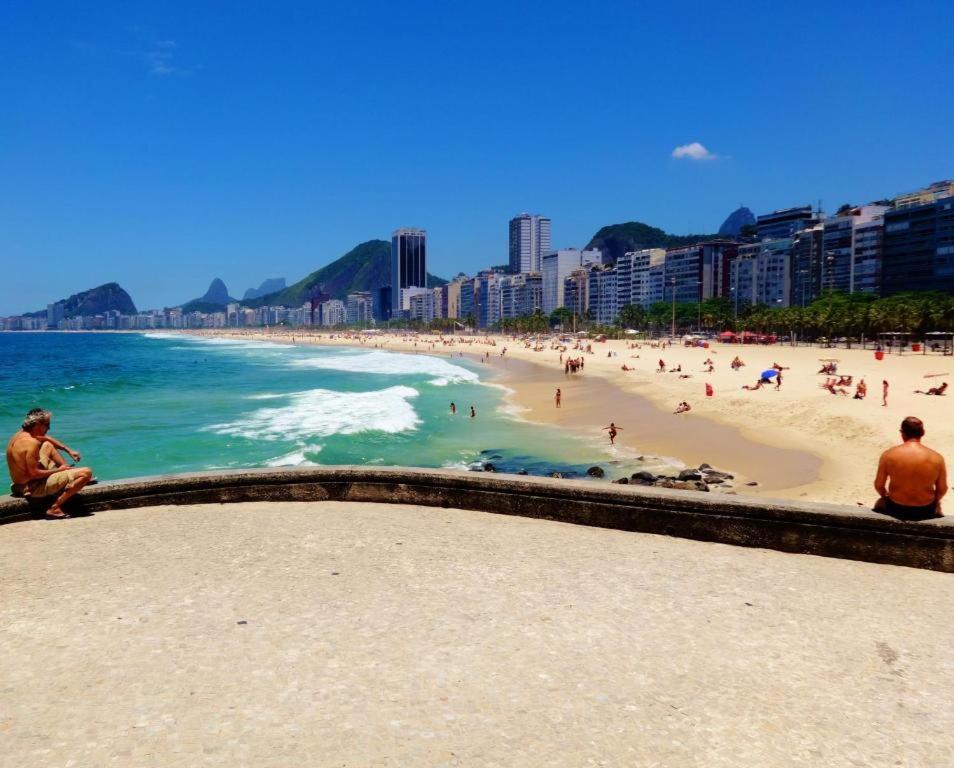 Apartamento Completo Na Praia De Copacabana 02 Quartos Com Vista Lateral Mar Em Andar Alto, Ar, Wifi , Netflix, Pauloangerami Rmvc18 里约热内卢 外观 照片