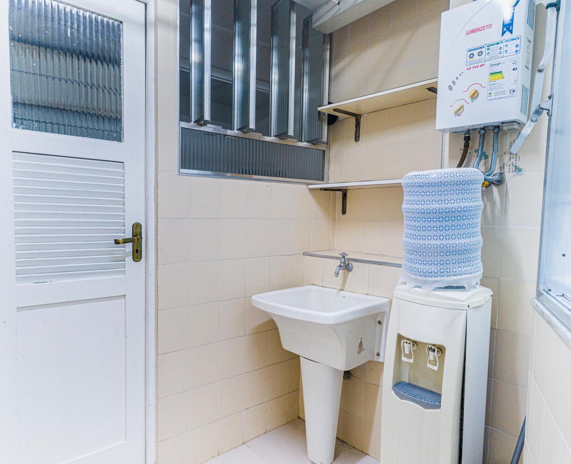 Apartamento Completo Na Praia De Copacabana 02 Quartos Com Vista Lateral Mar Em Andar Alto, Ar, Wifi , Netflix, Pauloangerami Rmvc18 里约热内卢 外观 照片